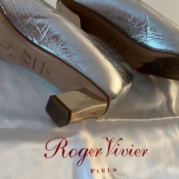 Roger Vivier Silver with Gold Buckle Woman’s Shoe Size 37 - Picture 8 of 10